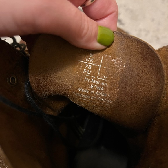 Dr. Martens Leona in Brown - Picture 6 of 6